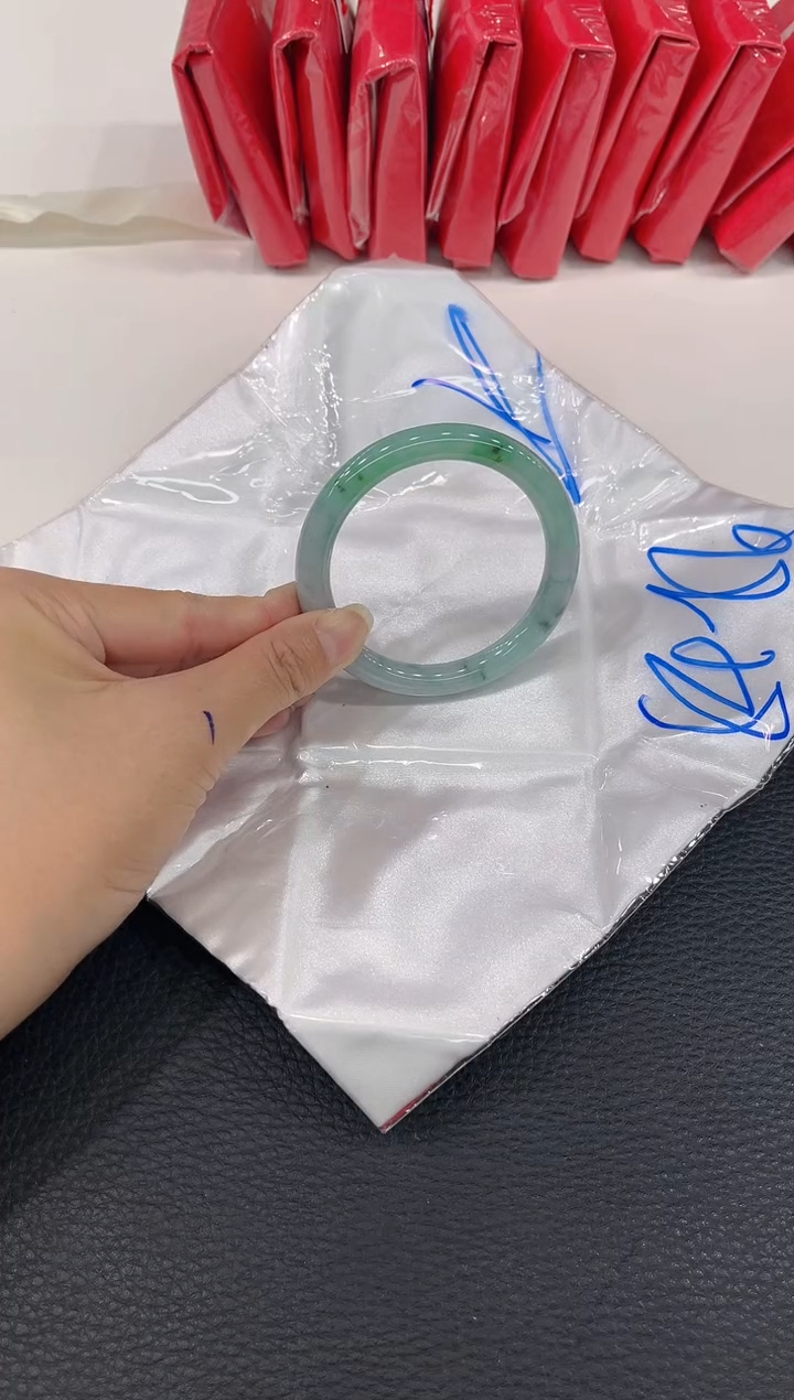 【闪购商品】翡翠手镯未镶嵌手镯