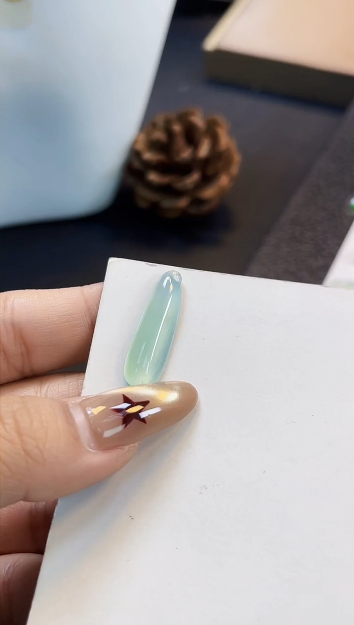 裸石翡翠FT高冰福瓜24.8*7.5*3.8