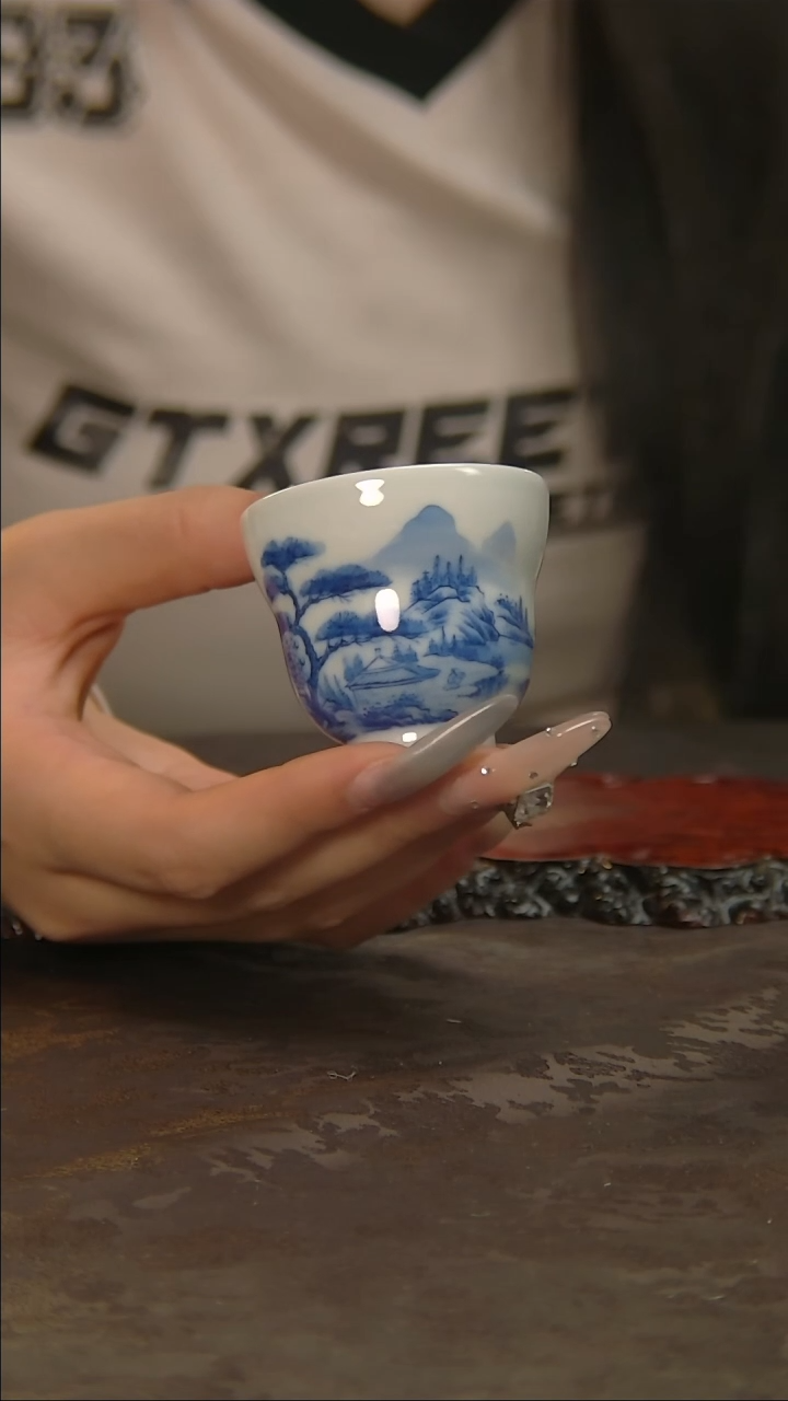 【闪购商品】青花手绘山水主人杯