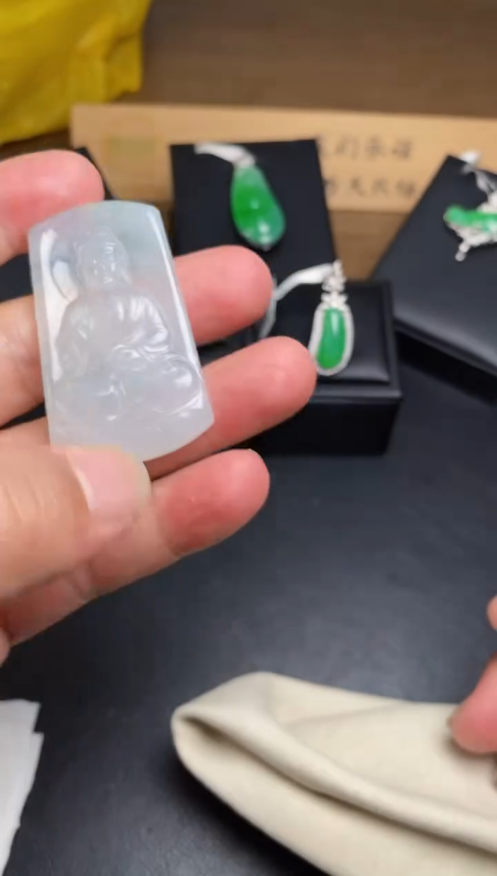 【闪购商品】翡翠颈饰未镶嵌翡翠