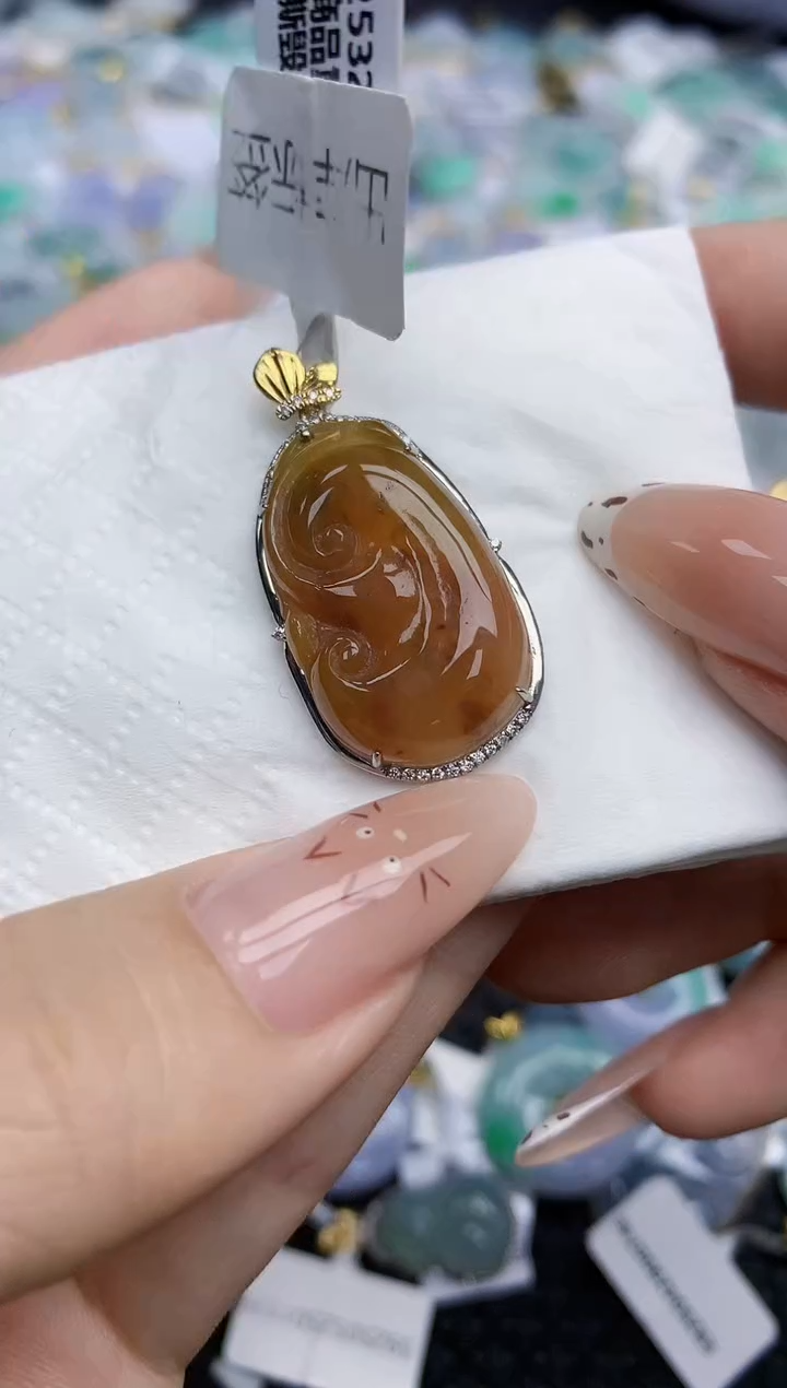 翡翠18K金镶嵌颈饰202   天然翡翠A货