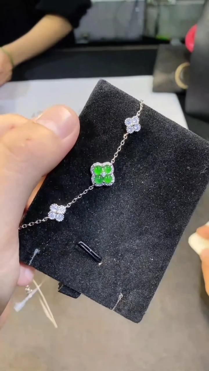 【闪购商品】翡翠手链未镶嵌多样性发货不含链其一