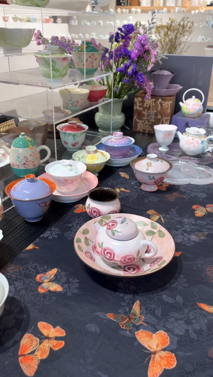 【闪购商品】茶壶+壶承 +茶杯 哈哈哈哈