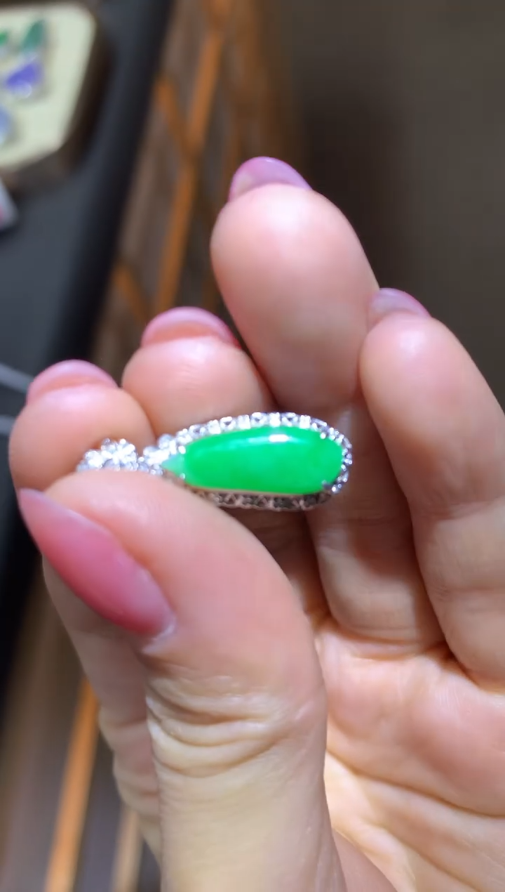 【闪购商品】翡翠颈饰18K金镶嵌|不退不换