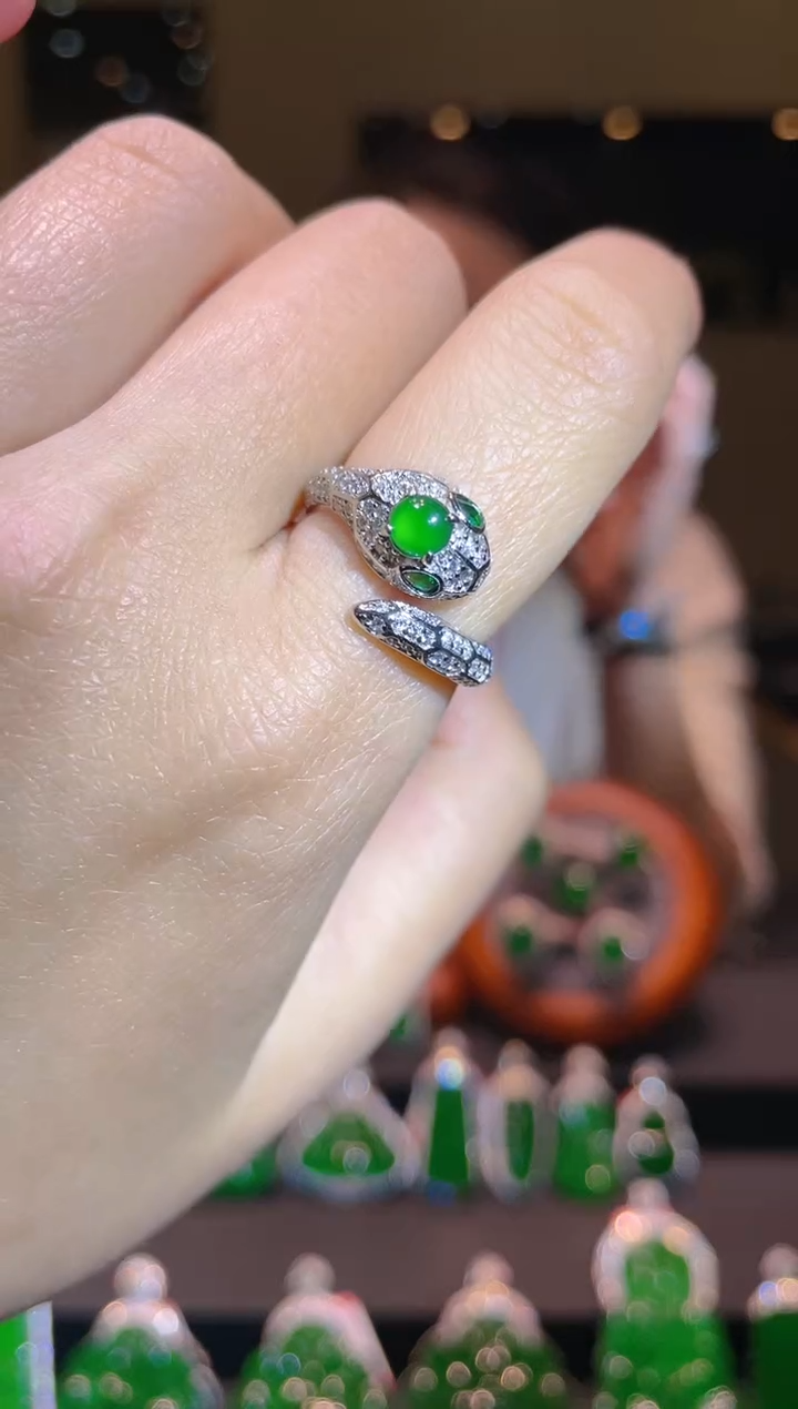 【闪购商品】翡翠吊坠(不含链)未镶嵌A2