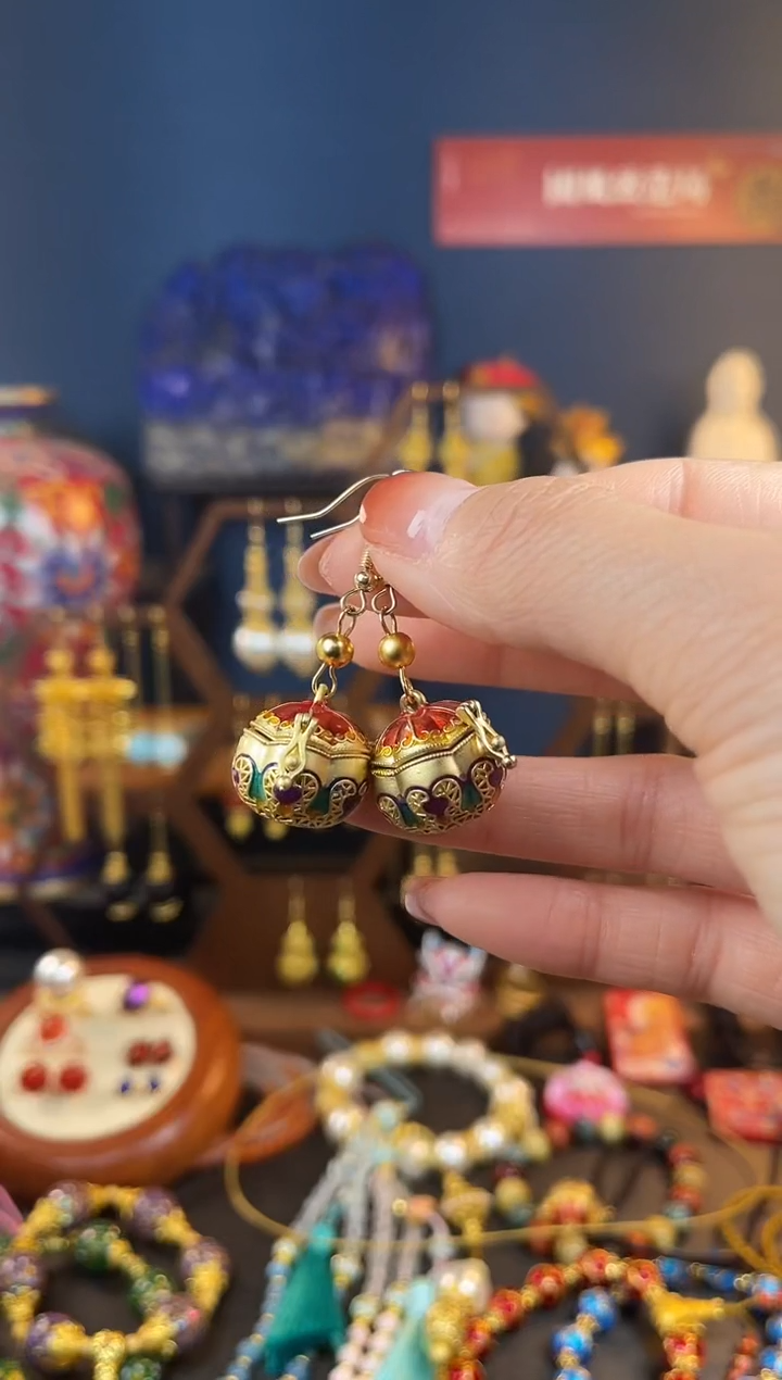 【闪购商品】柿柿如意珐琅耳钩