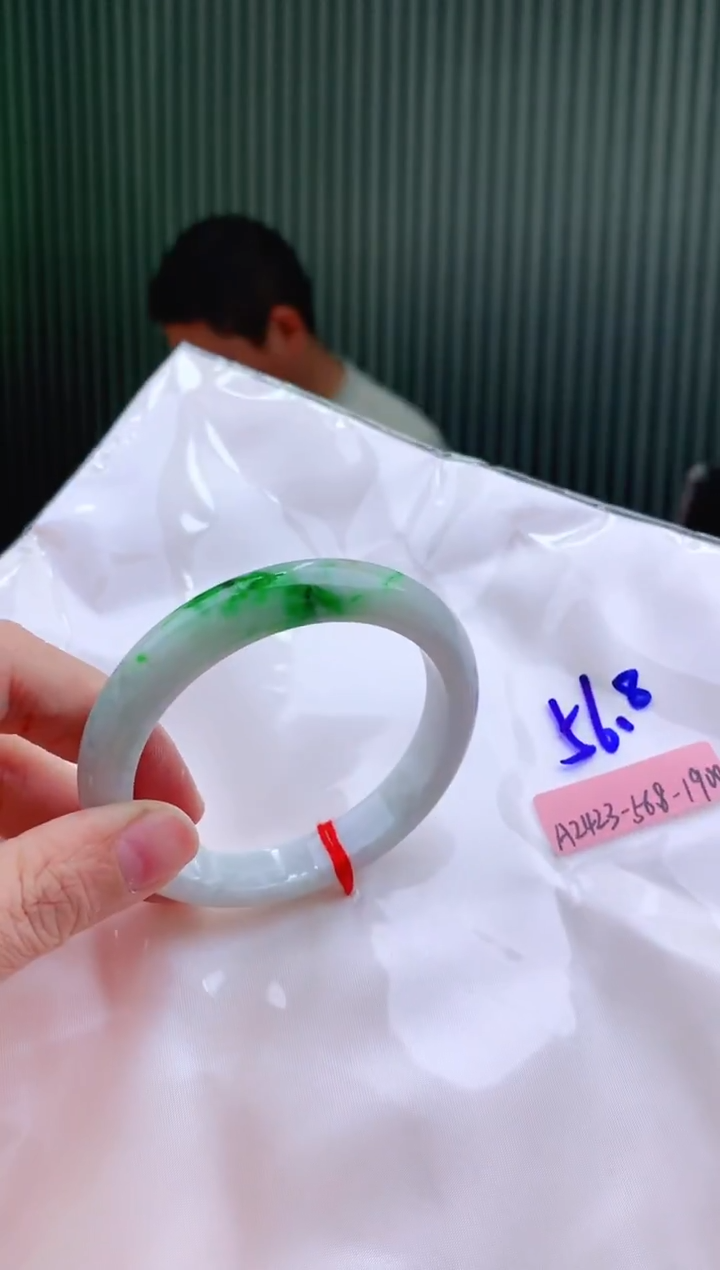 未镶嵌手镯翡翠56+