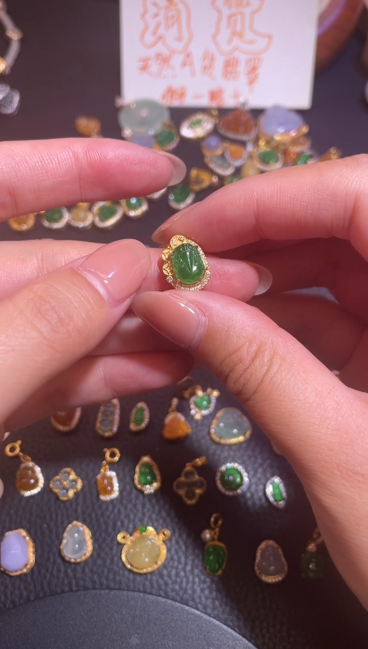 颈饰银S925镶嵌翡翠天然a货翡翠