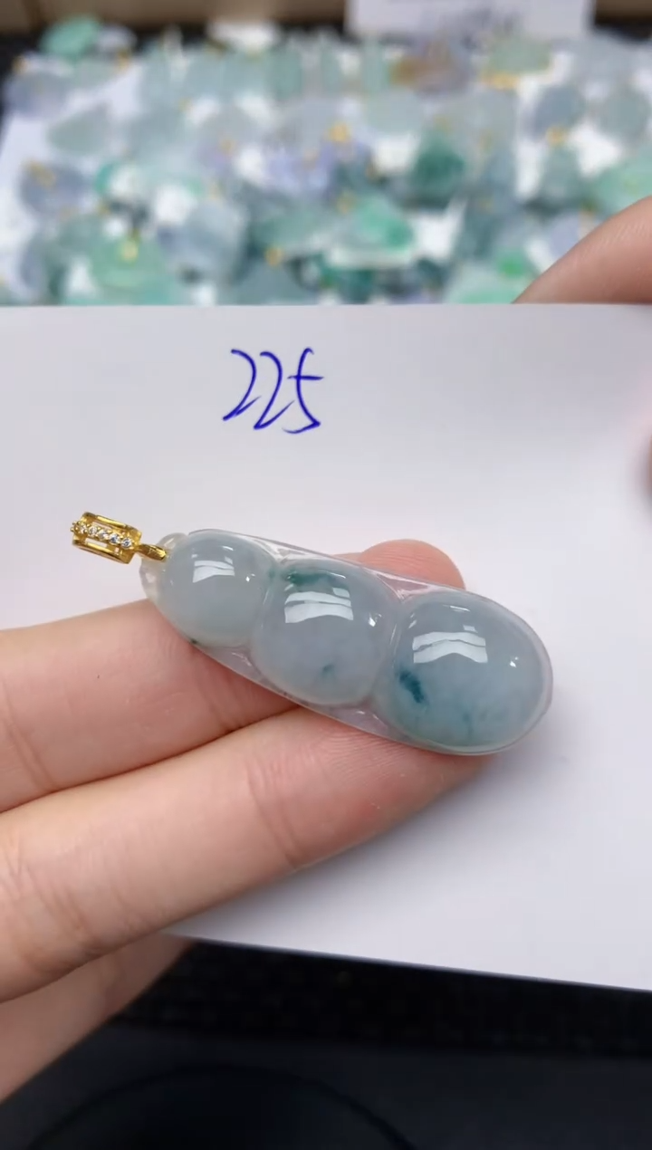 翡翠未镶嵌颈饰天然缅甸A货翡翠