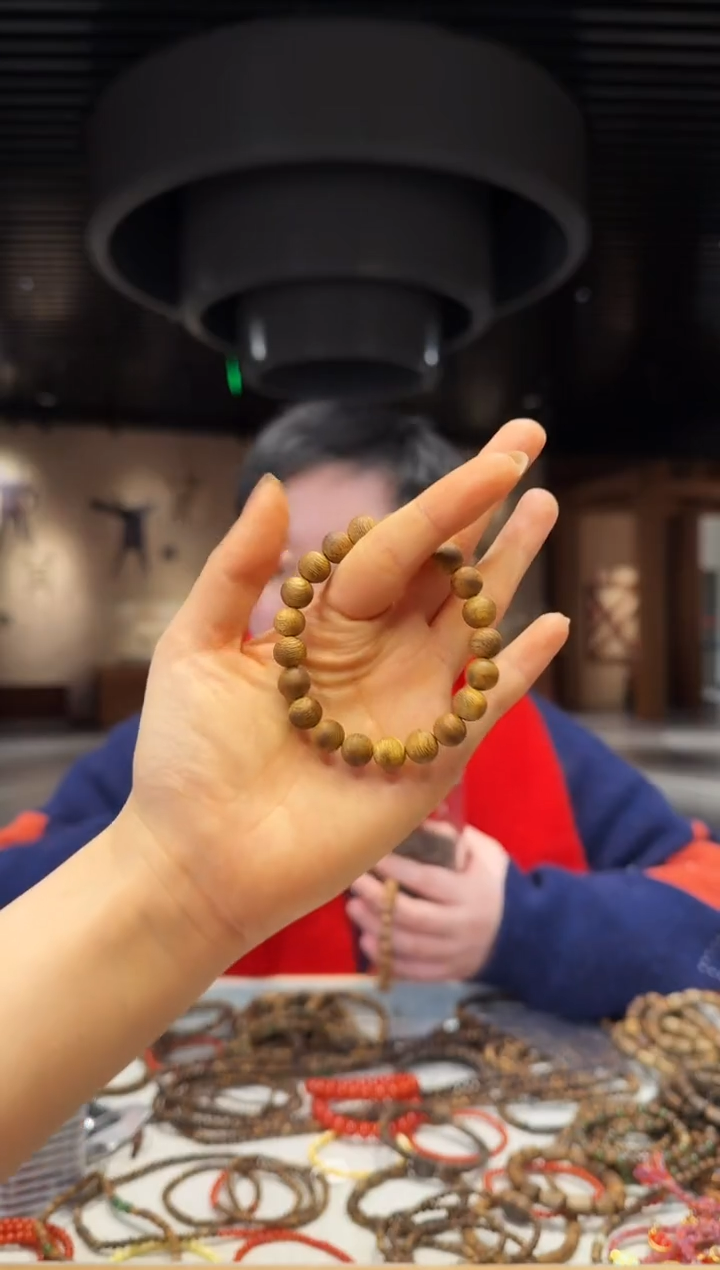 【闪购商品】沉香手串海南莺歌绿棋单圈圆珠