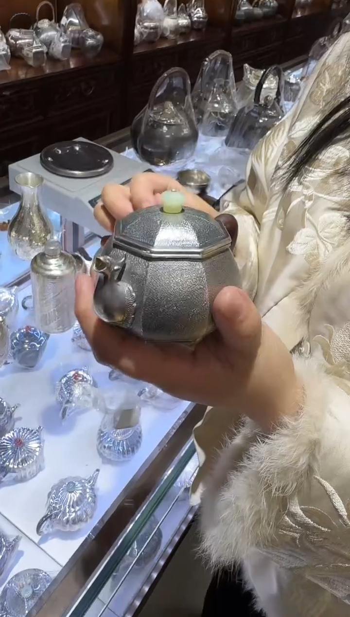 【闪购商品】足银999六方熏色兽口泡茶壶