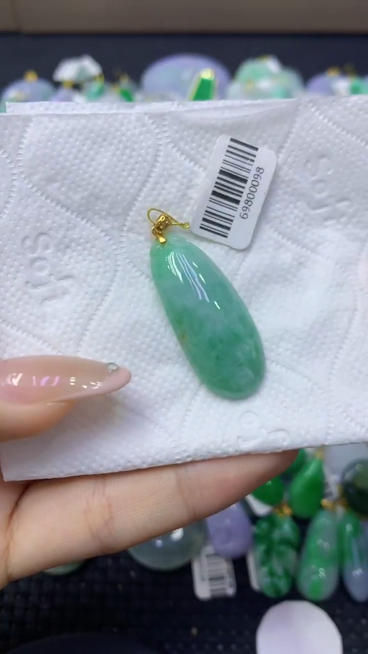 颈饰未镶嵌翡翠天然缅甸翡翠A货