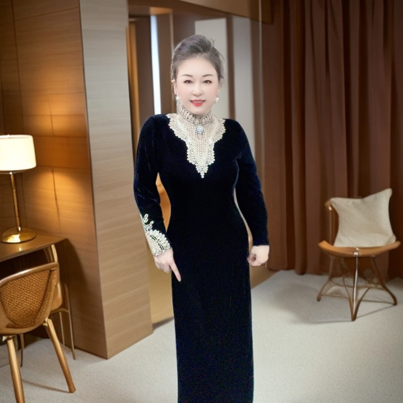 新年丝绒镂空花连衣裙