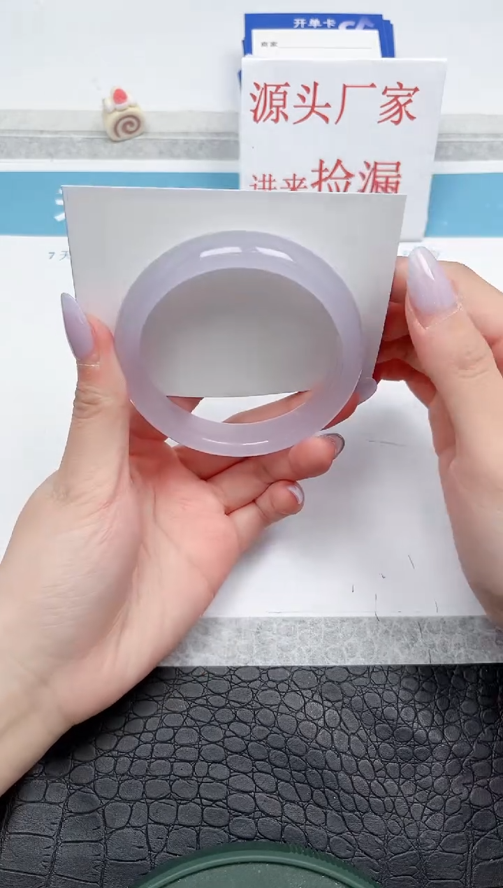 【闪购商品】石英质玉手镯未镶嵌179-57.5