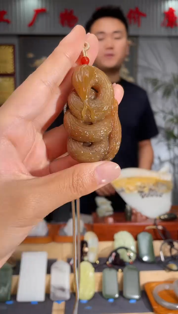 和田玉未镶嵌颈饰1