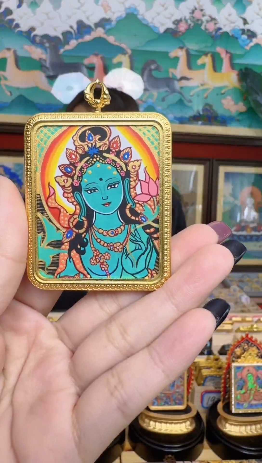 吊坠绿妈妈-热贡纯手绘-刀刀