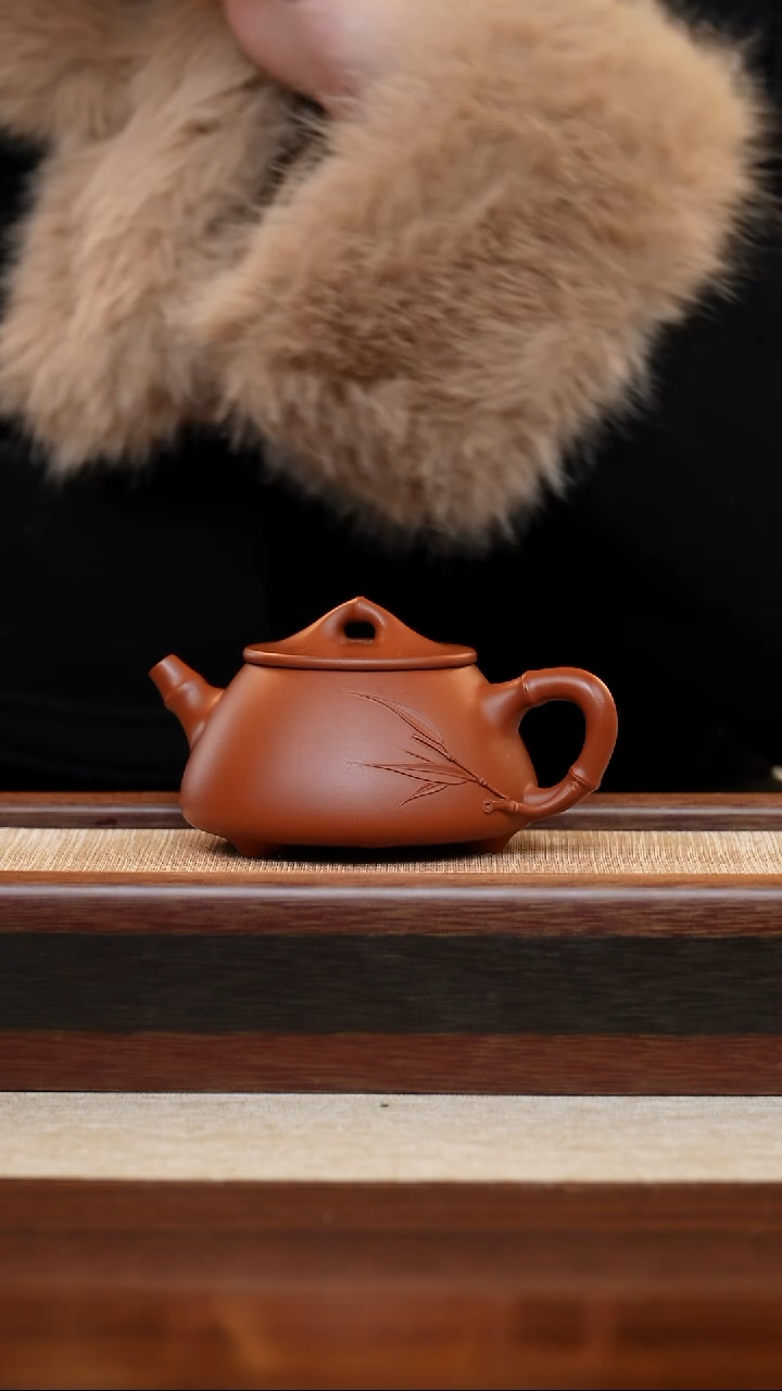 朱泥贴竹石瓢200cc宜兴手工紫砂壶