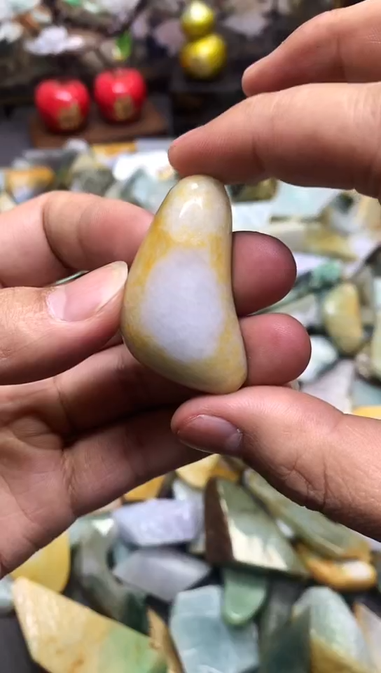 【闪购商品】翡翠耳饰未镶嵌天然翡翠A货