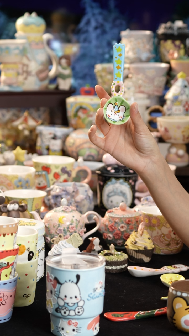 摆件陶景德镇釉下彩手绘设计师款陶瓷