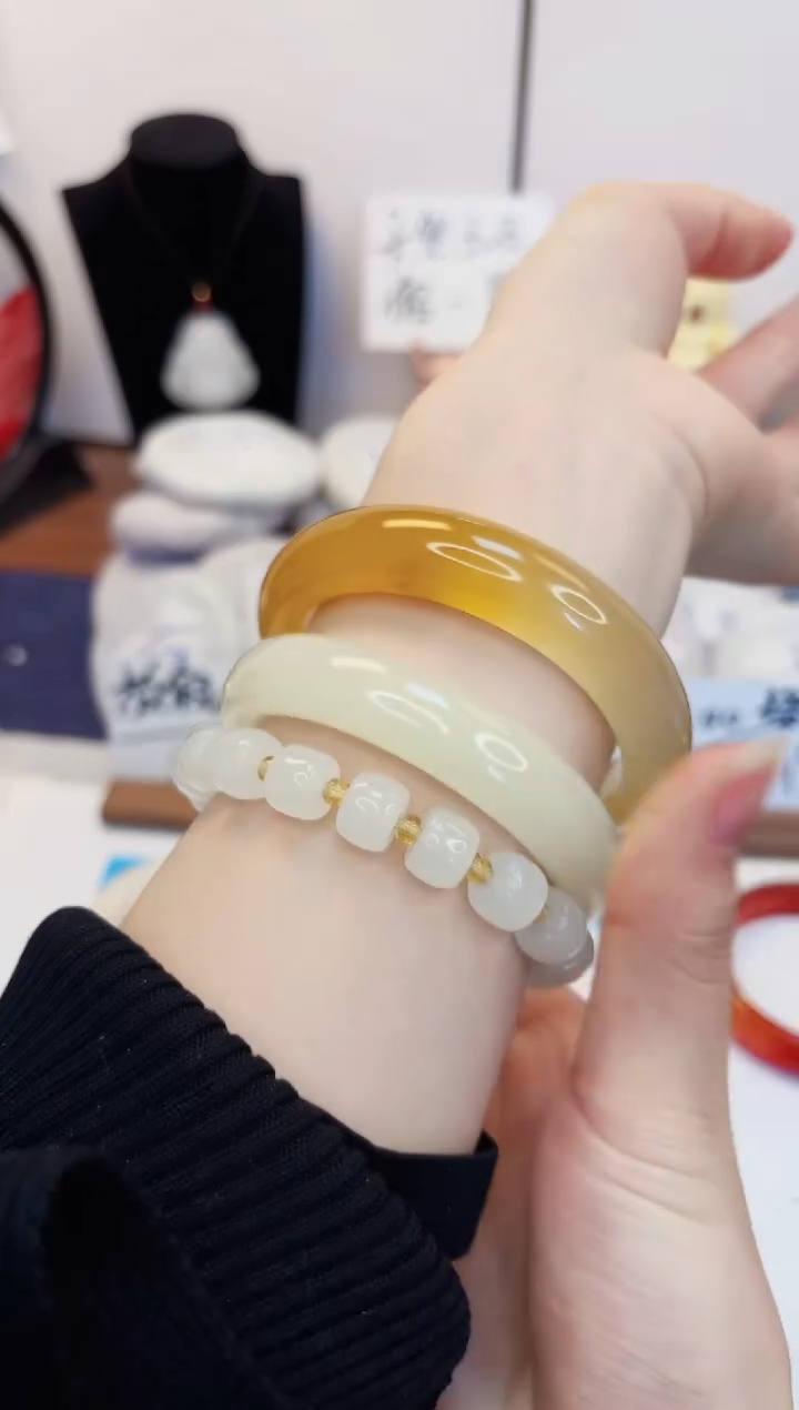 【闪购商品】石英质玉手镯未镶嵌279