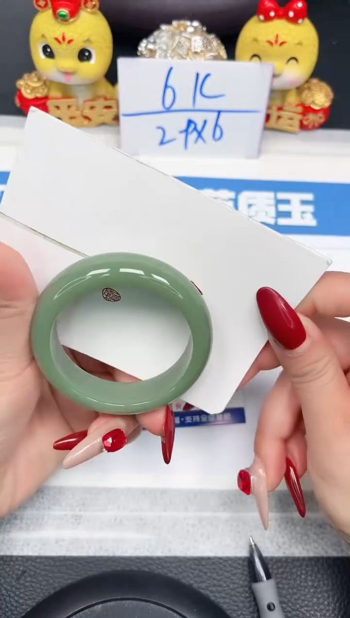 【闪购商品】石英质玉手镯未镶嵌70-53