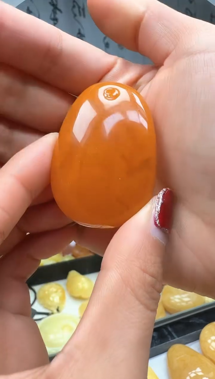 【闪购商品】琥珀裸石未镶嵌挂坠