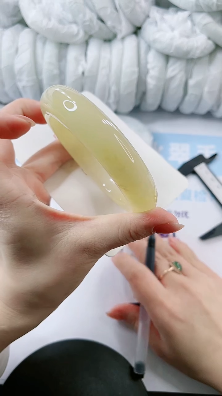 【闪购商品】石英质玉手镯未镶嵌多样性发货L161-64