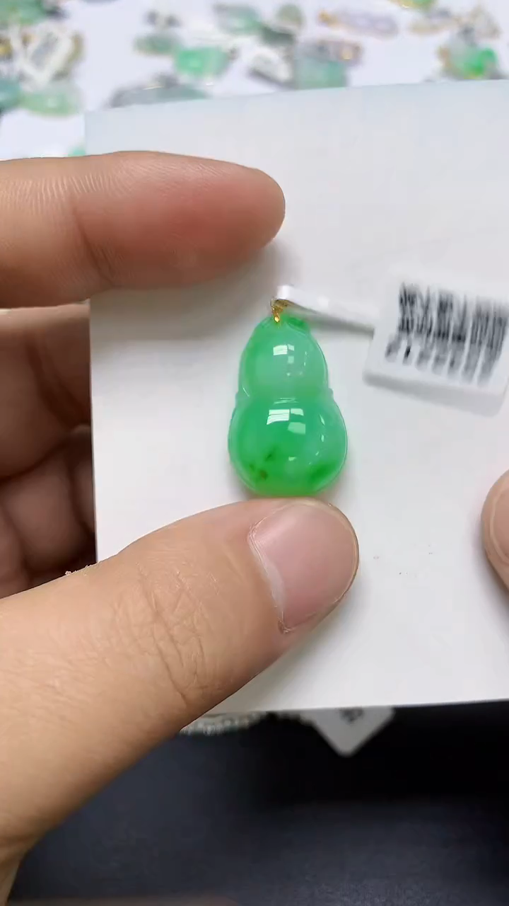 翡翠18K金镶嵌颈饰天然缅甸翡翠A货