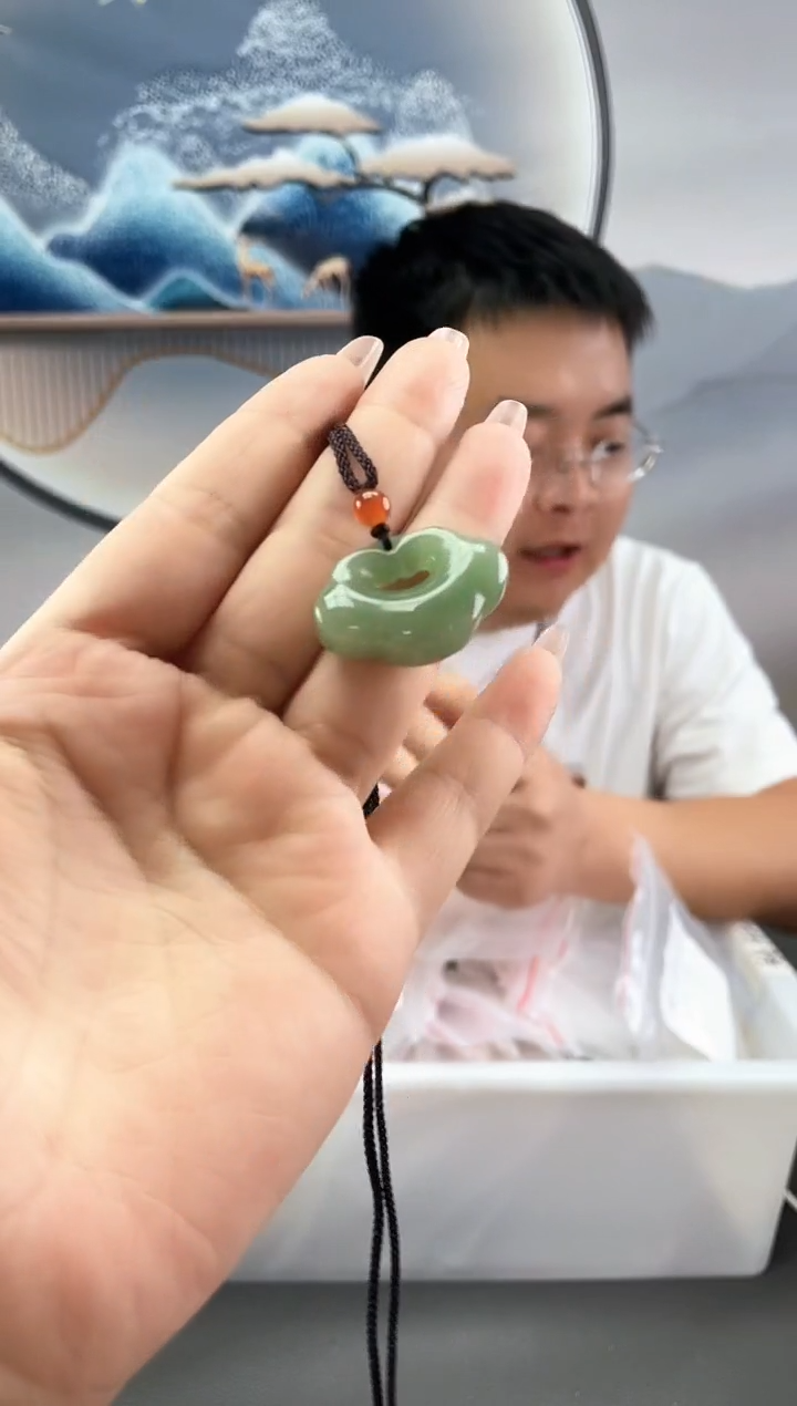 未镶嵌密玉小如意绿色石英质玉密玉小如意绿色