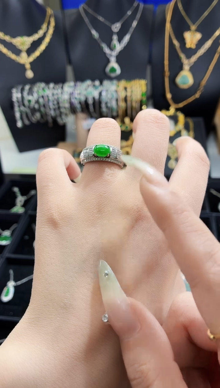 翡翠未镶嵌吊坠(不含链)天然翡翠a货 多样性发其一