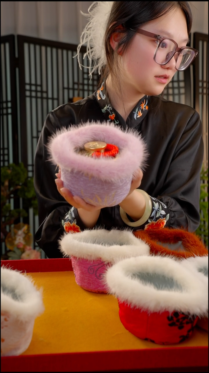 刺绣云***宝一套  苏绣非遗绒花饰品