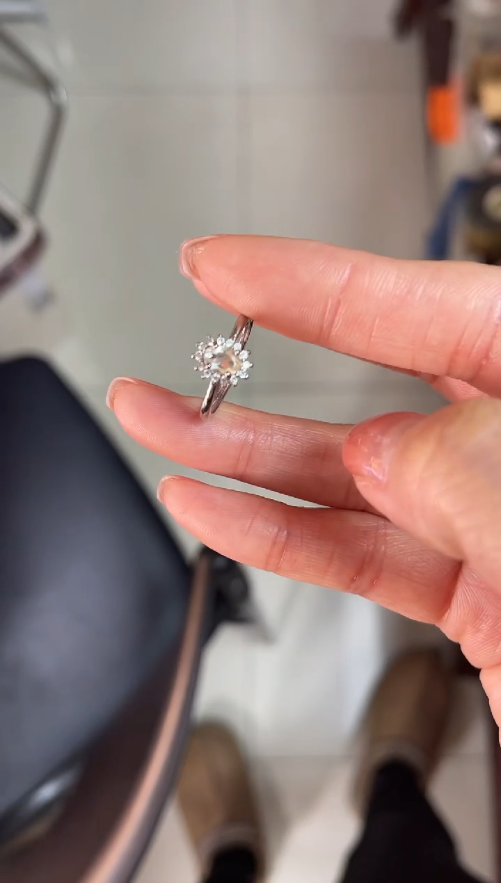 【闪购商品】水晶戒指银S925镶嵌戒指