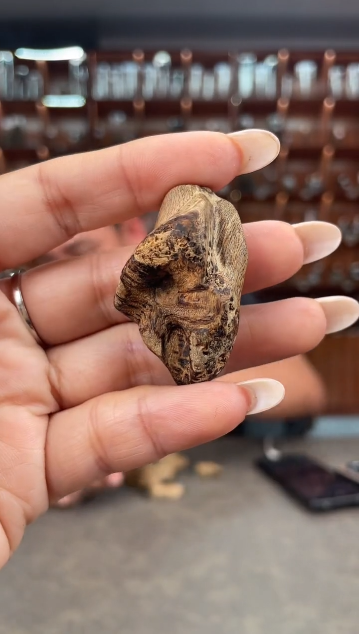 【闪购商品】沉香摆件51号菩萨棋 块料性发一个