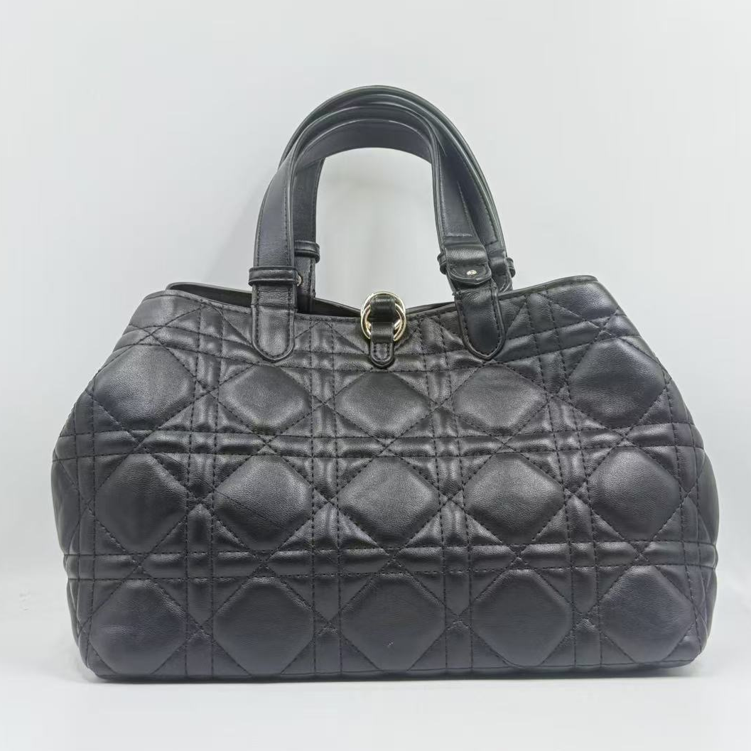 LQ-WITH-QUEEN真皮女包5格手提黑色著0204