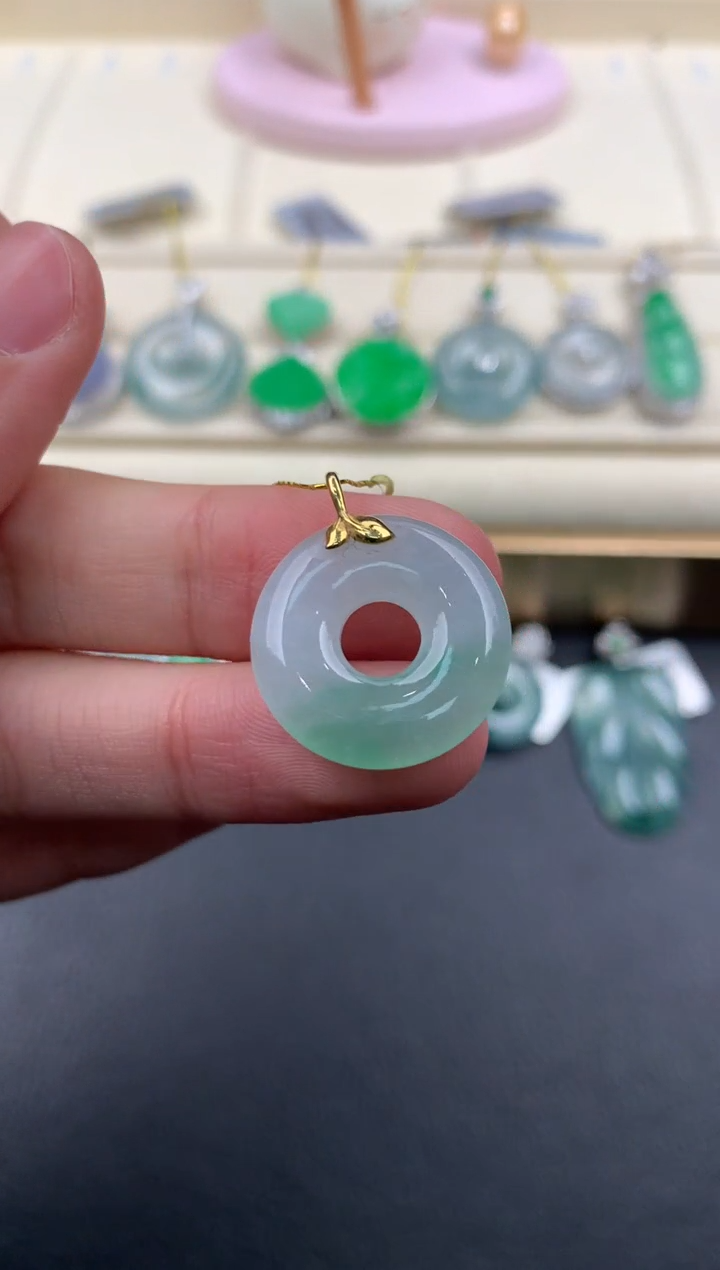 【闪购商品】翡翠颈饰18K金镶嵌Q433     