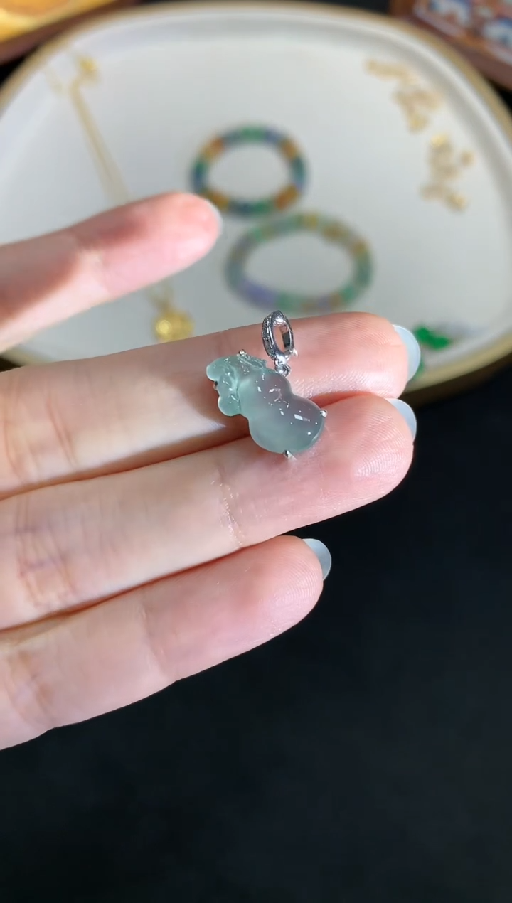 【闪购商品】翡翠吊坠(不含链)18K金镶嵌W72|2980