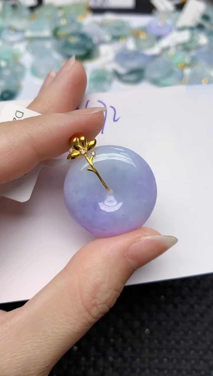 颈饰18K金镶嵌翡翠 天然缅甸A货翡翠百元以上9元证书费自理