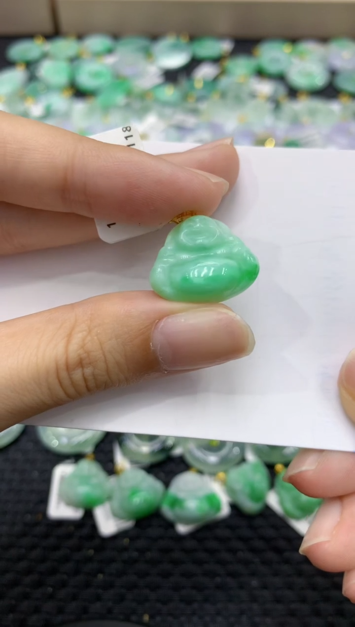 颈饰18K金镶嵌翡翠天然缅甸翡翠A货