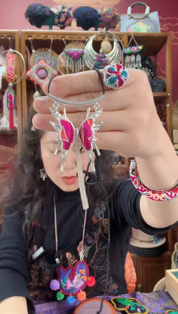 刺绣项链132甜甜家