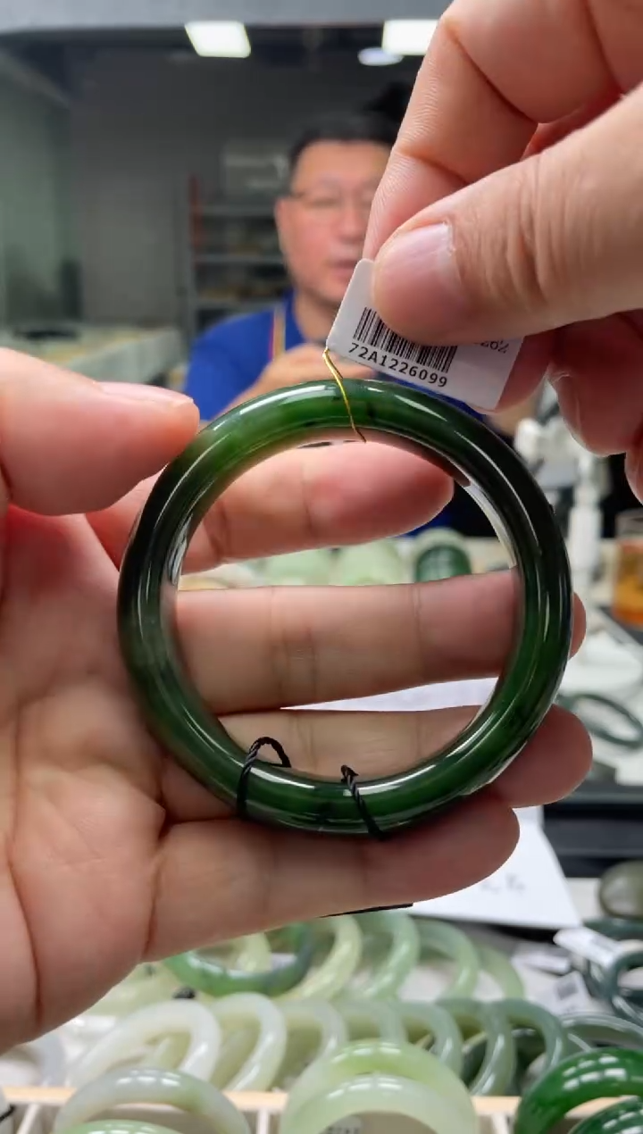 【闪购商品】和田玉手镯未镶嵌编码6099 圈口55-56