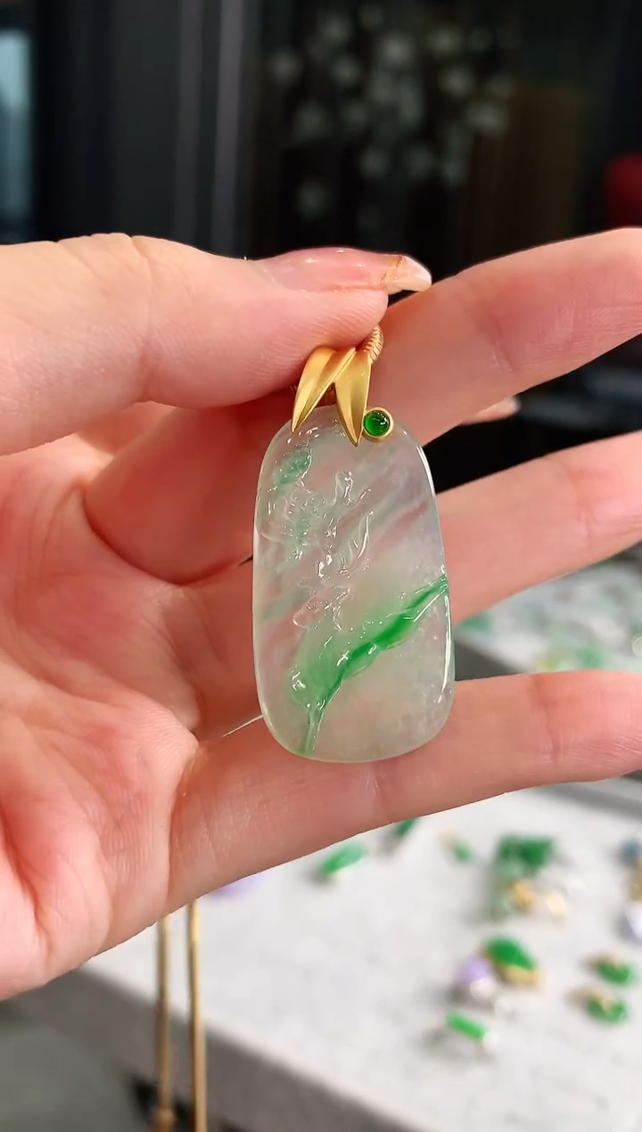【闪购商品】翡翠吊坠(不含链)18K金镶嵌吊坠