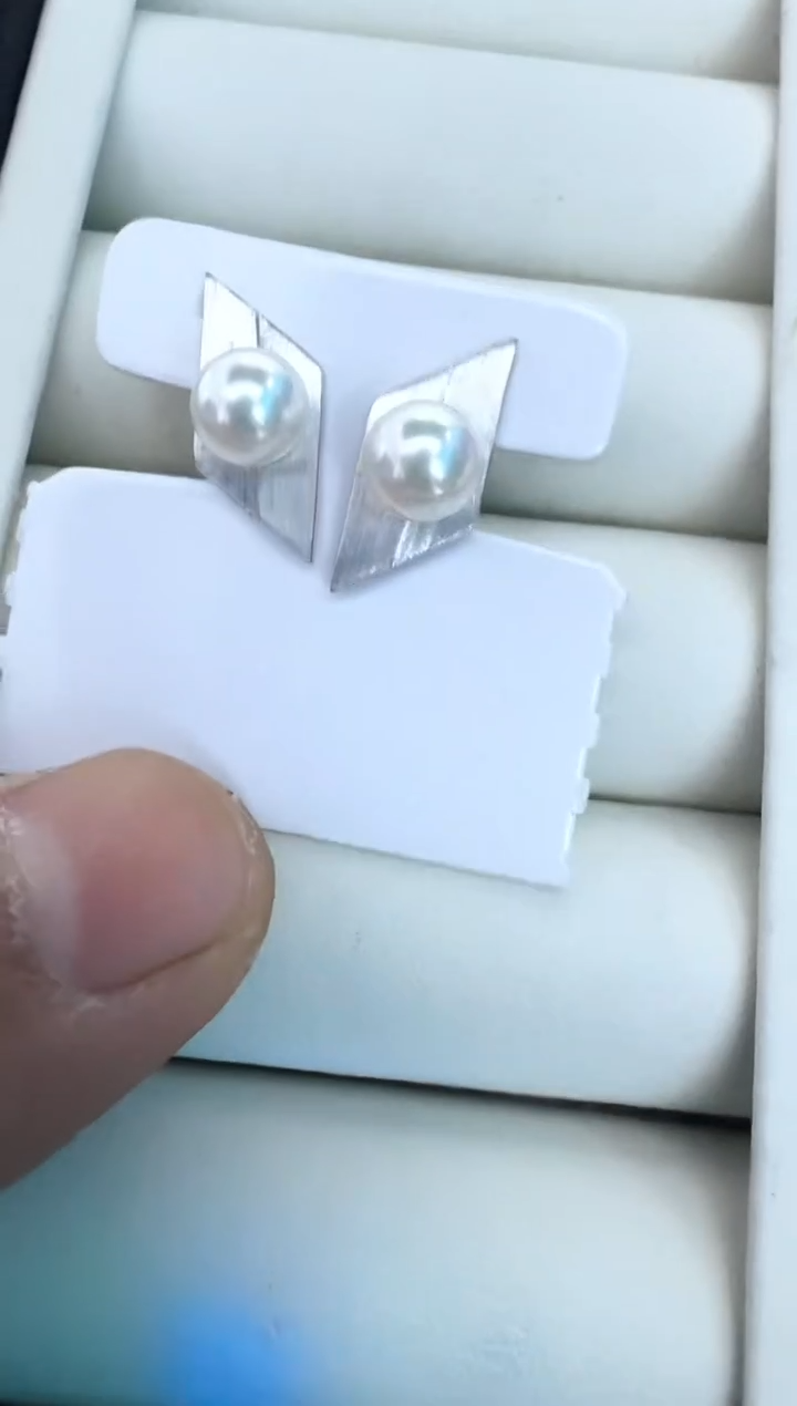 【闪购商品】海水珍珠耳饰银S925镶嵌耳钉