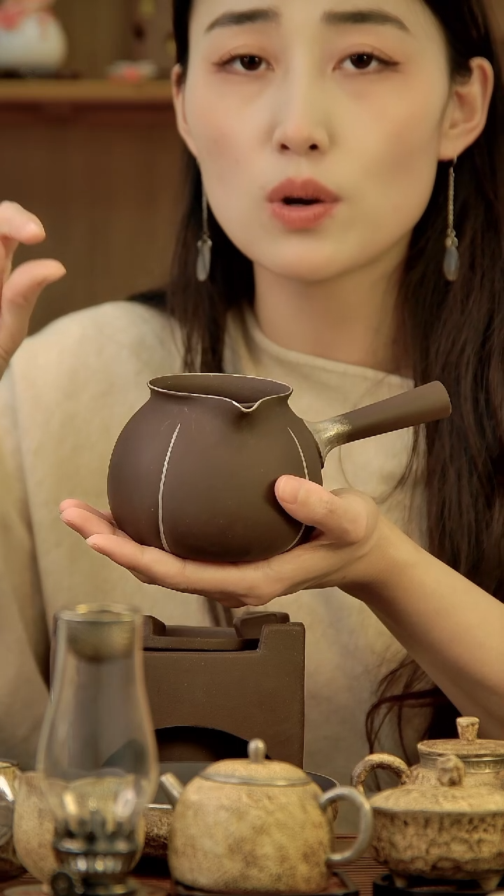 言野手作 赤泥圆融恻把壶