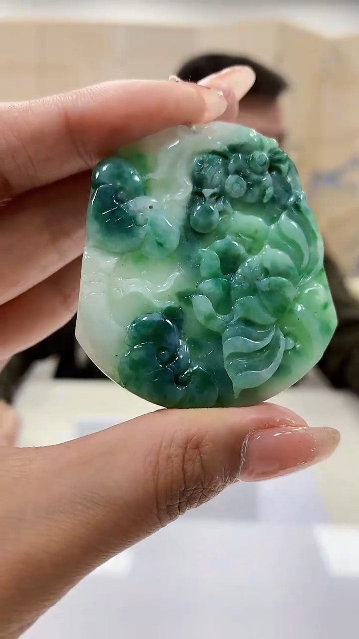 【闪购商品】定制翡翠未镶嵌5152MM-毛货挂件23