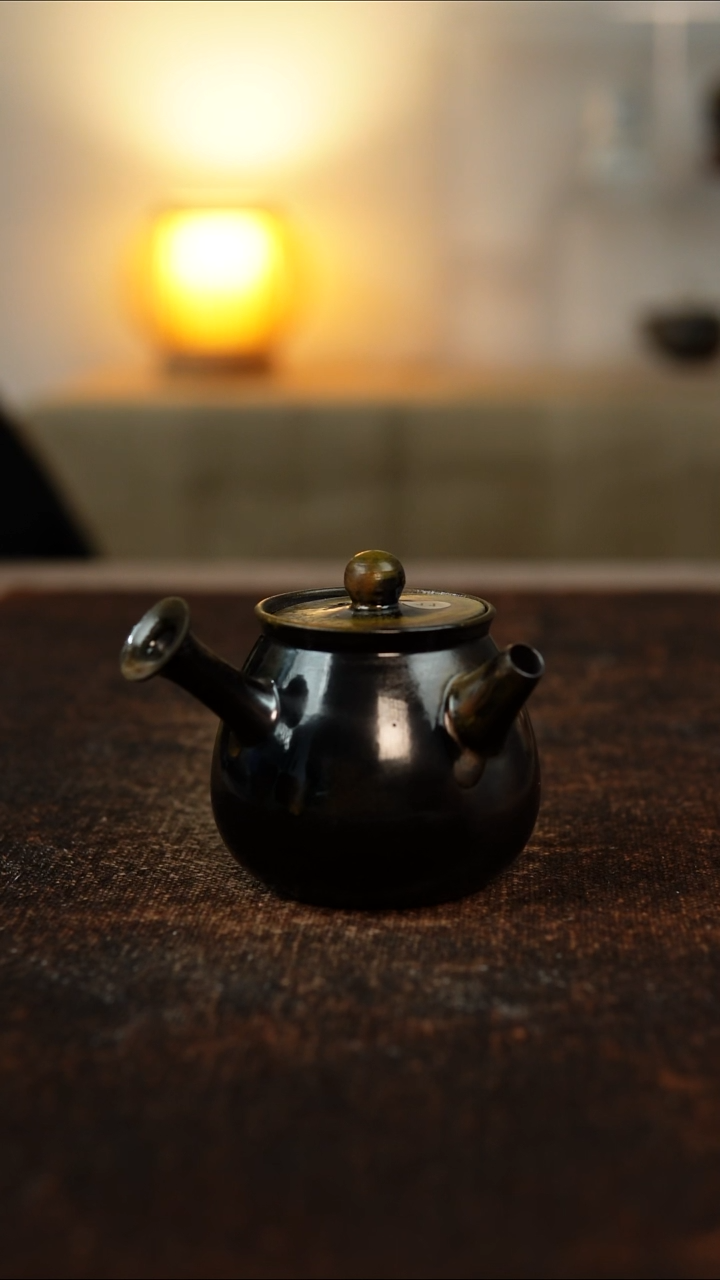 11    乌金侧把壶 120cc   精品