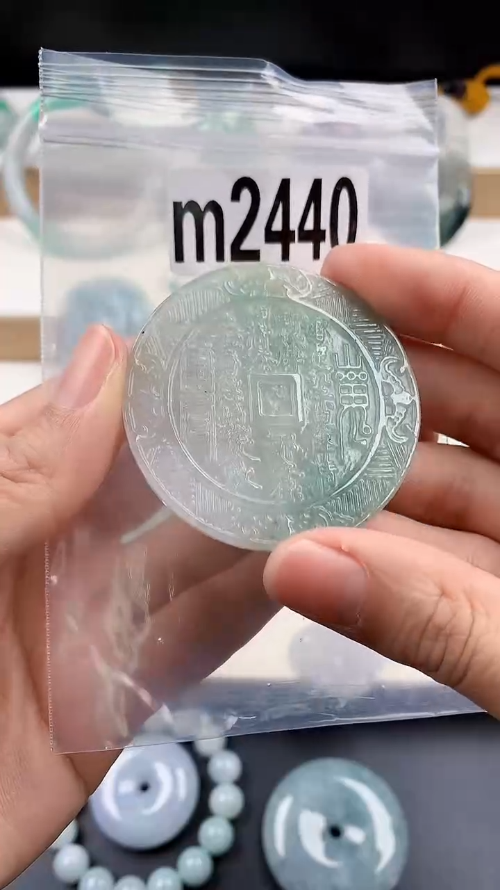 颈饰未镶嵌翡翠天然翡翠吊坠挂件