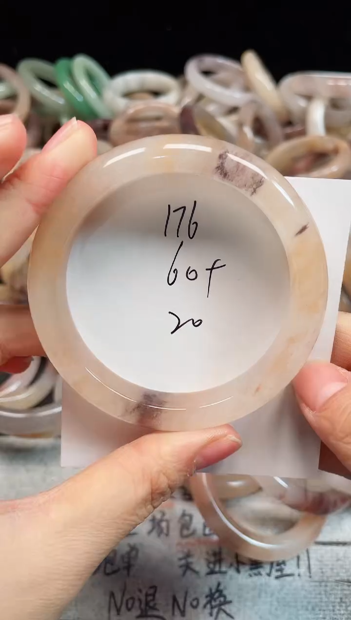 未镶嵌手镯石英质玉176