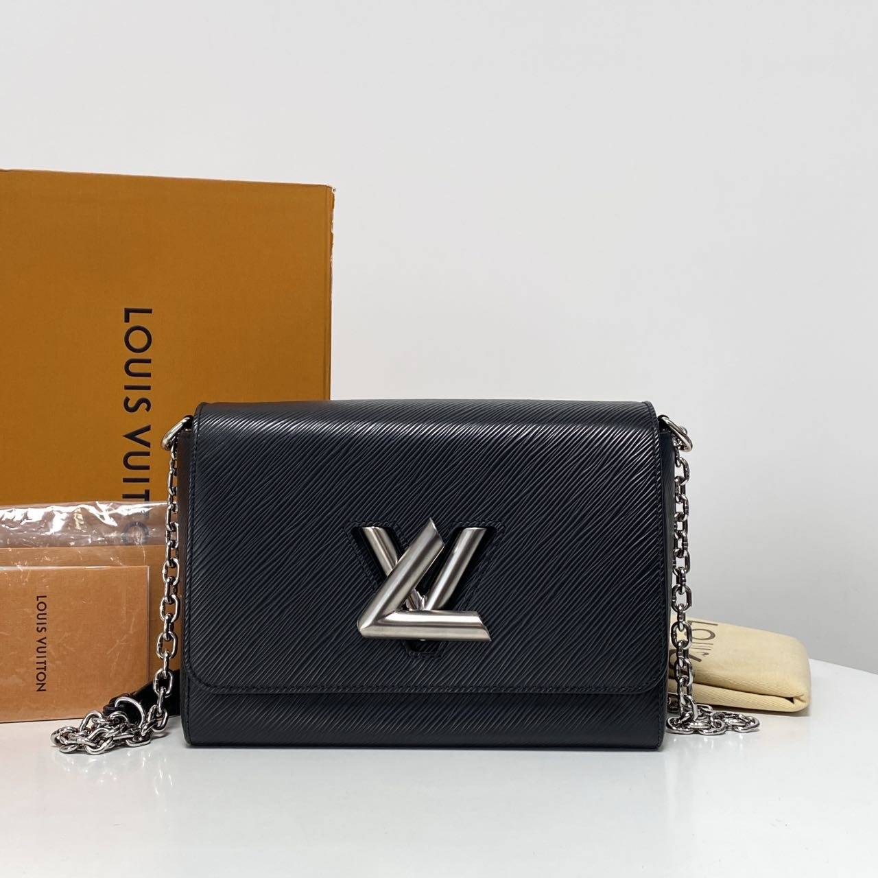 95新 LouisVuitton/路易威登 胖虎专属路易威登黑银twist