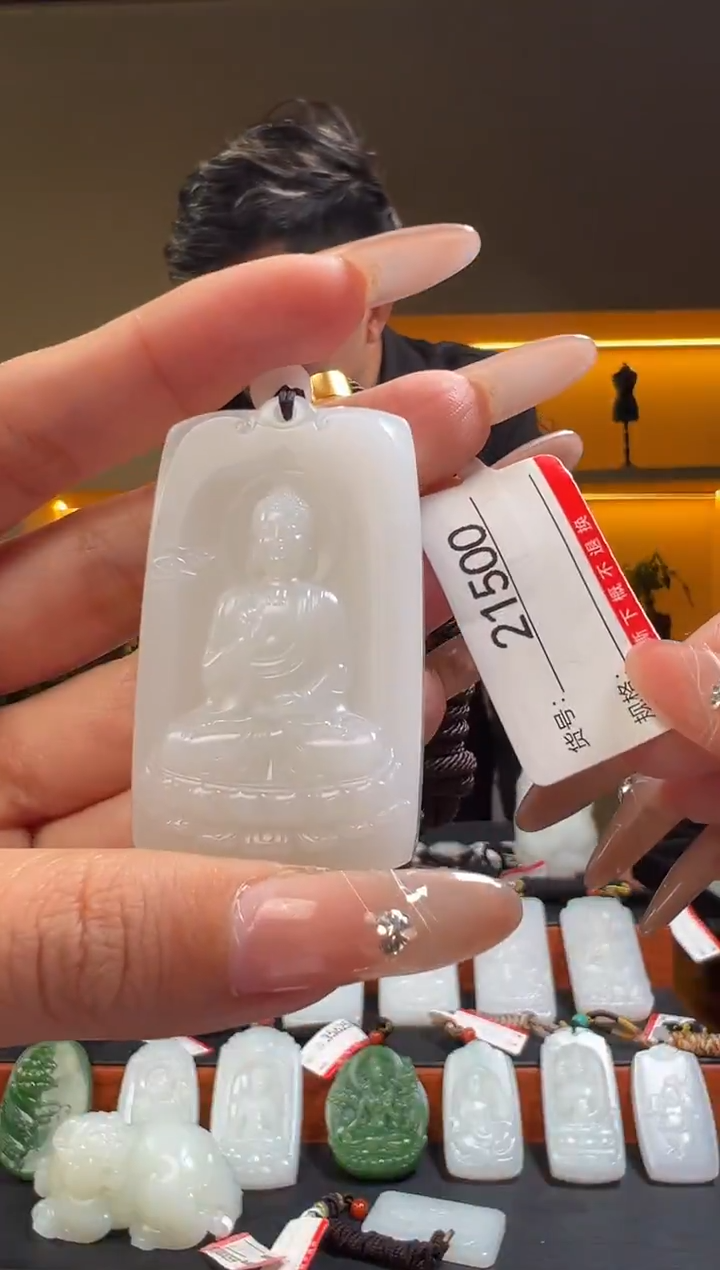 颈饰未镶嵌和田玉1