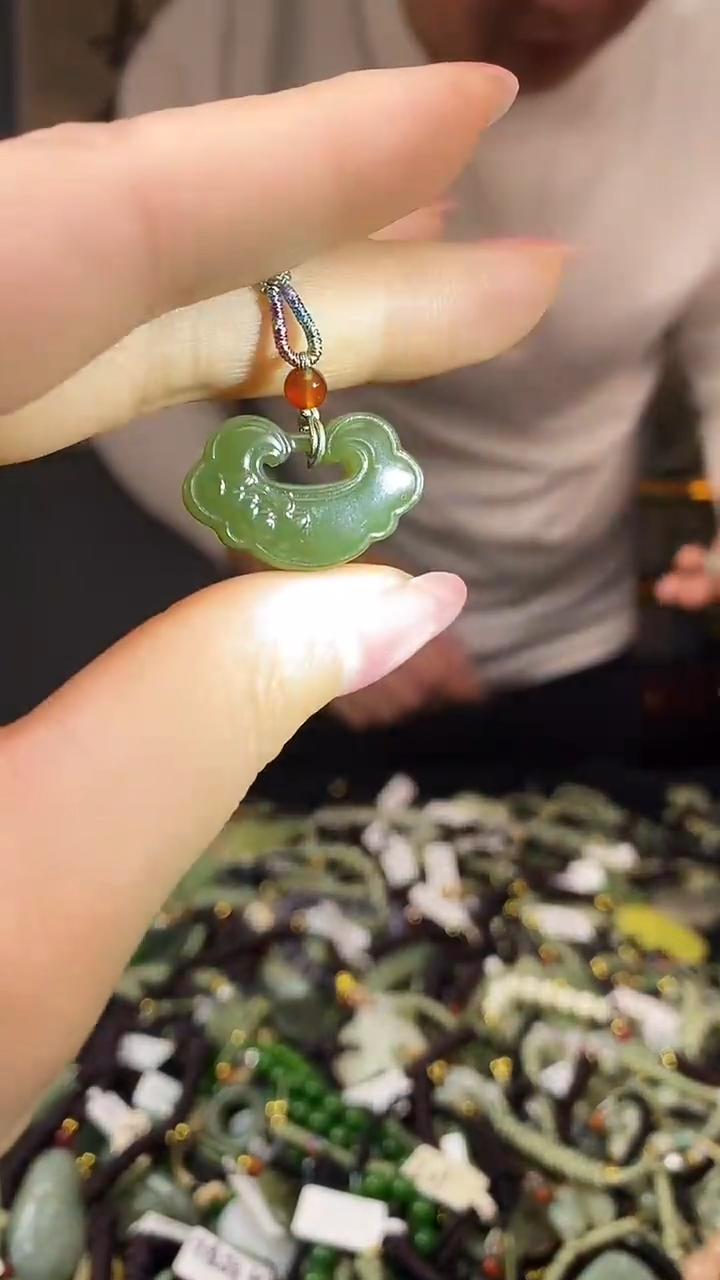 颈饰未镶嵌和田玉多样性发货，拍一发一